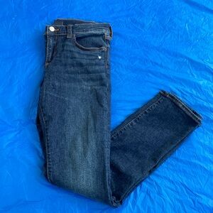 Item 42 Gap Jeans Size 16/28 inch waist Stretch Skinny